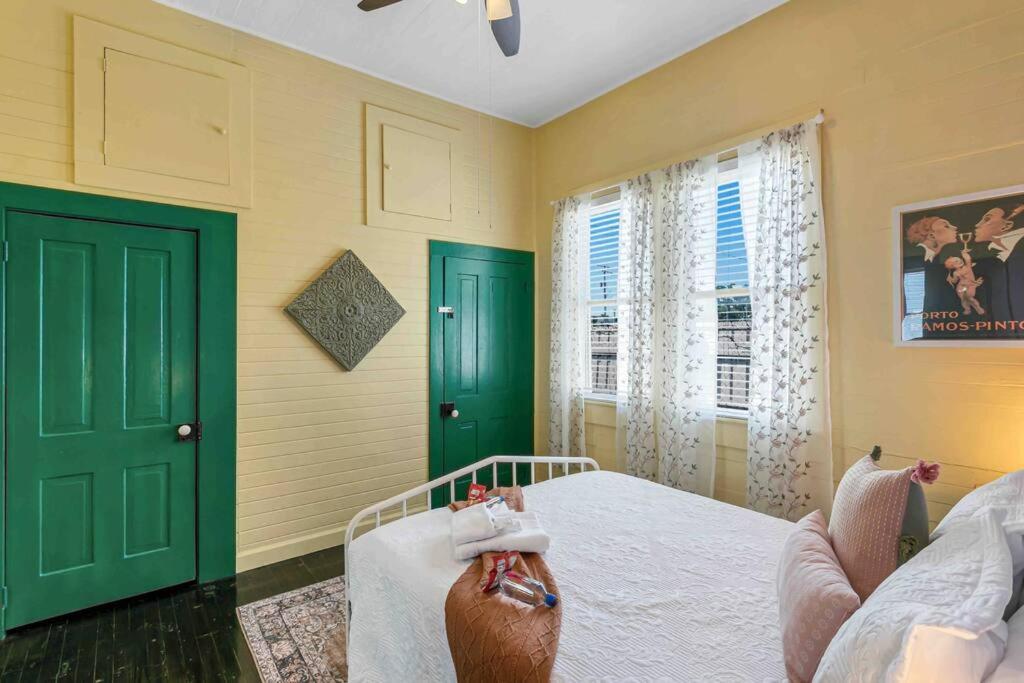 Friends Airbnb Themed 2Bed 2Bath Walkable To All Of Ybor Tampa Exteriér fotografie